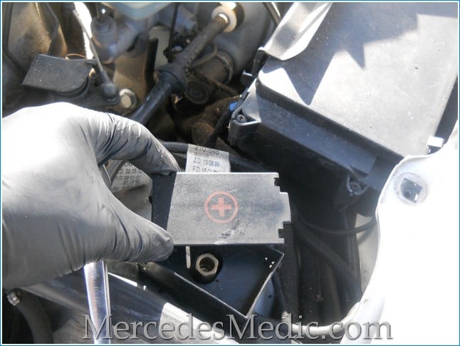 how to replace mercedes battery