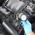 how to check fuel pressure mercedes