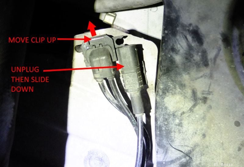 disconnect strut wire mercedes air suspention