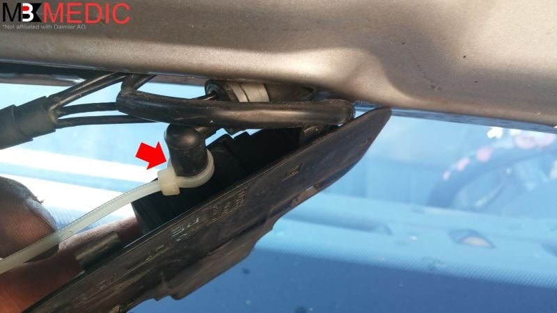 easy-leak-fix-windsheild-reservoir