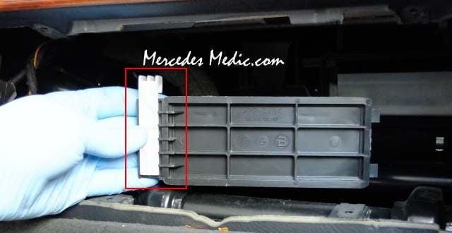 lock cabin air filter door