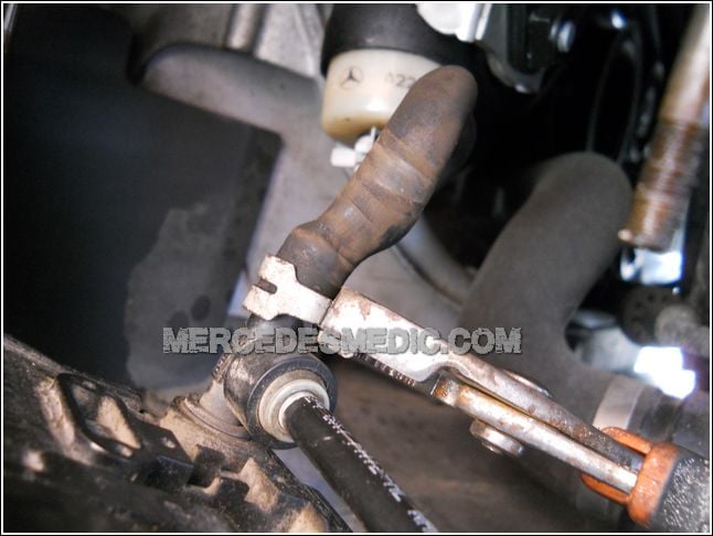 MERCEDES-BENZ_air_matic_air_compresor_repair_how_to_replace_26