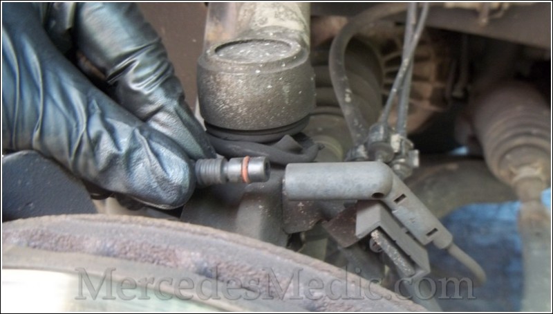 Mercedes_ML_w163_front_brake_wear sensor