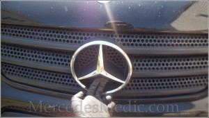 Mercedes_ML_w163_front_grille_hood release