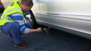 change mercedes flat tire