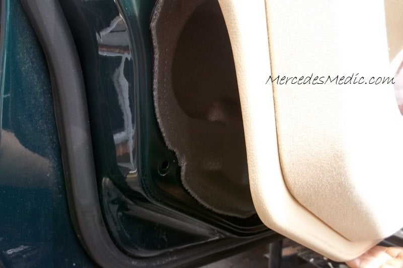 w203 remove door panel